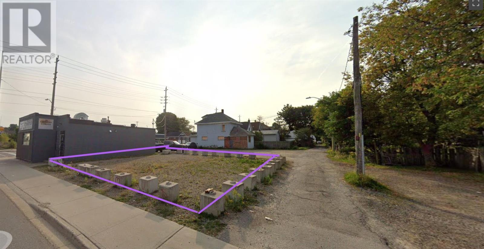 186 Bruce St, Sault Ste. Marie, Ontario  P6A 2X9 - Photo 3 - SM252459