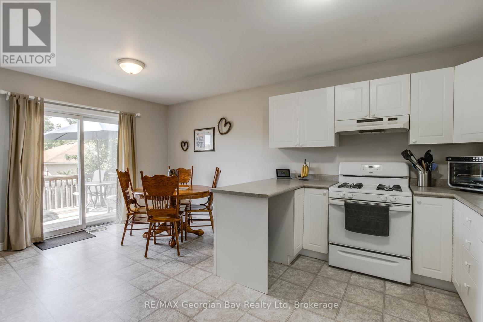 399 Irwin Street, Midland, Ontario  L4R 2V6 - Photo 10 - S12376369