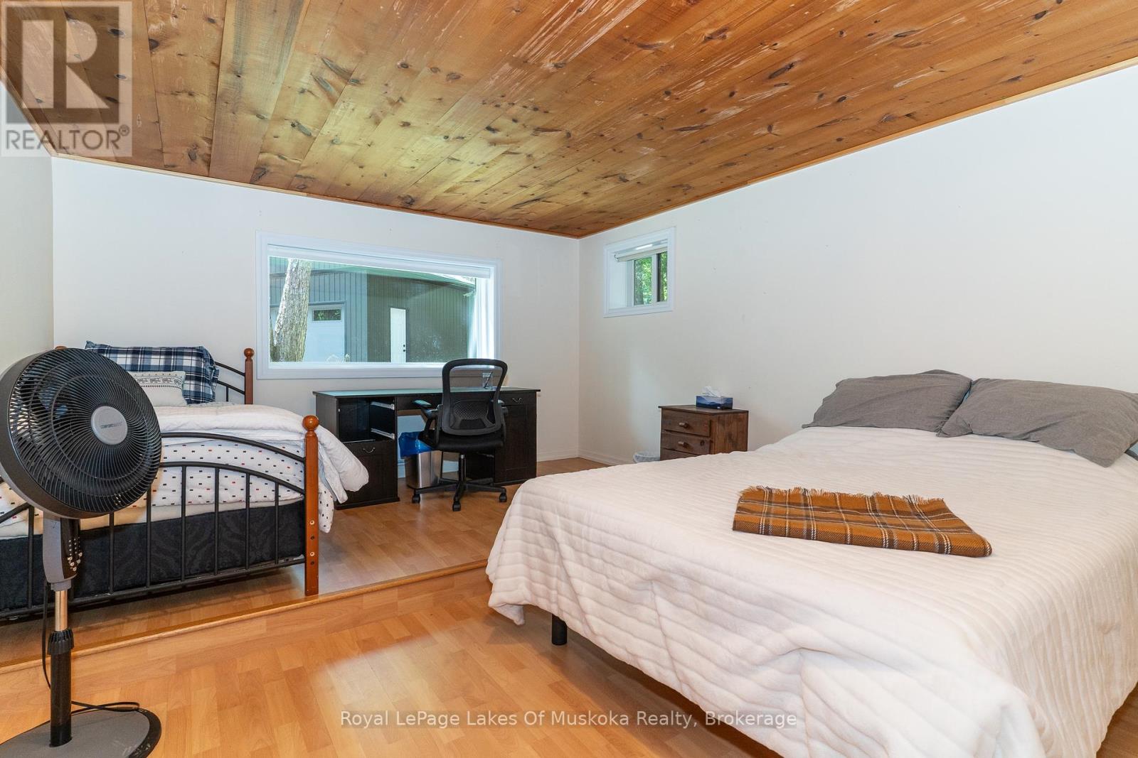 1056 Golden Beach Road, Bracebridge, Ontario  P1L 1W8 - Photo 18 - X12376370