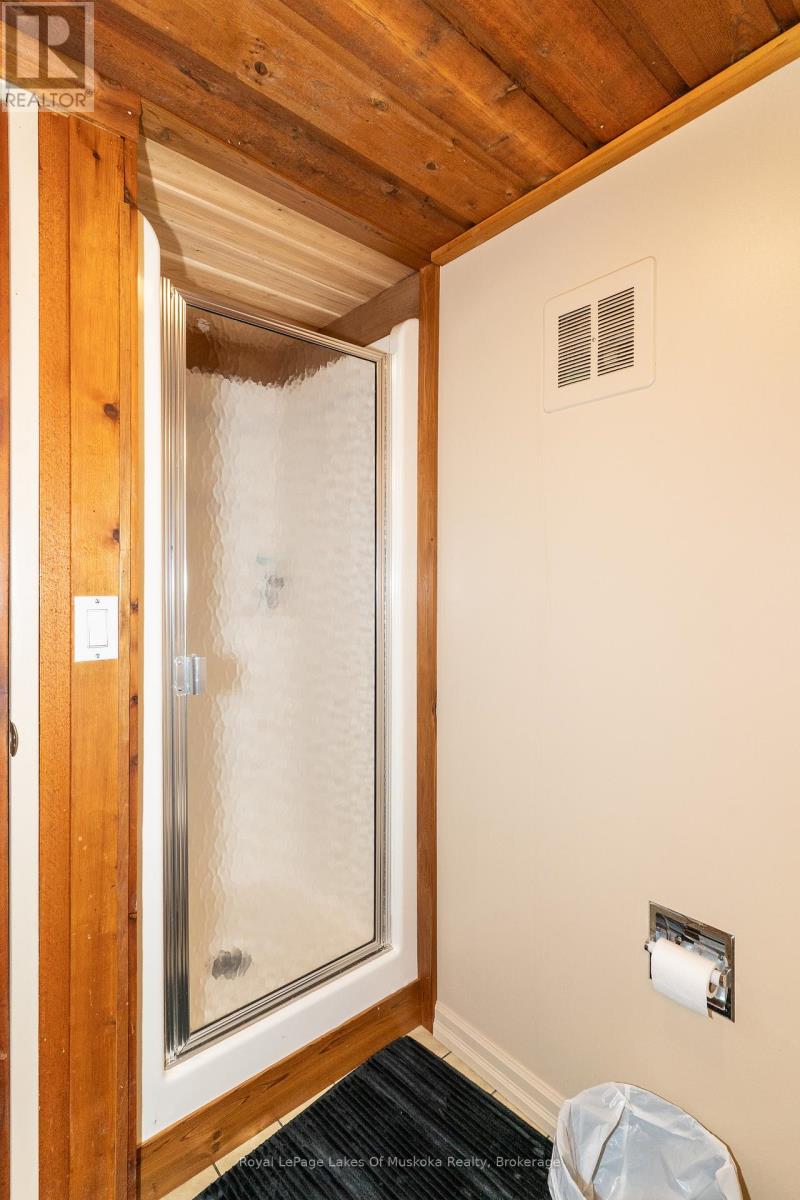 1056 Golden Beach Road, Bracebridge, Ontario  P1L 1W8 - Photo 23 - X12376370