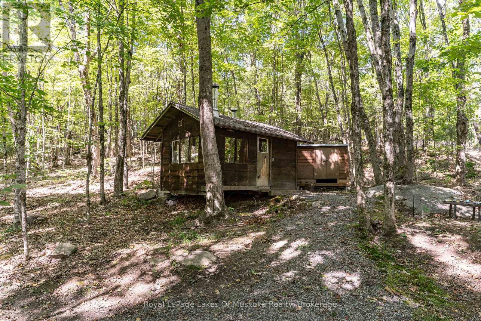 1056 Golden Beach Road, Bracebridge, Ontario  P1L 1W8 - Photo 26 - X12376370