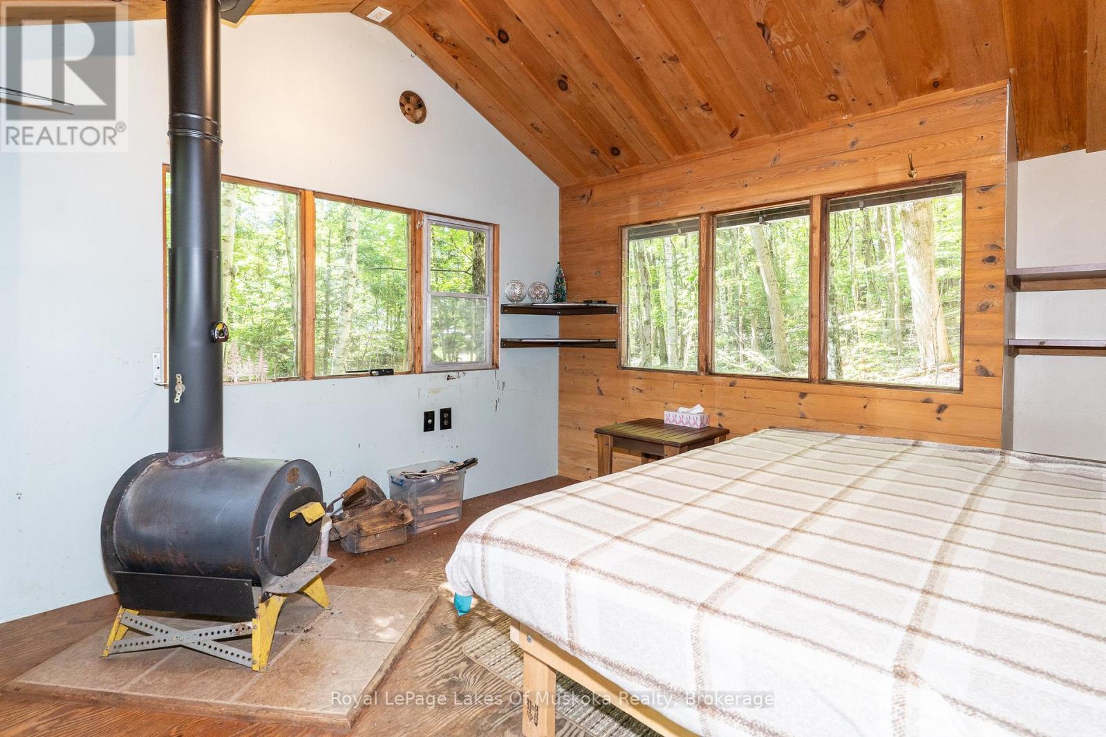 1056 Golden Beach Road, Bracebridge, Ontario  P1L 1W8 - Photo 27 - X12376370