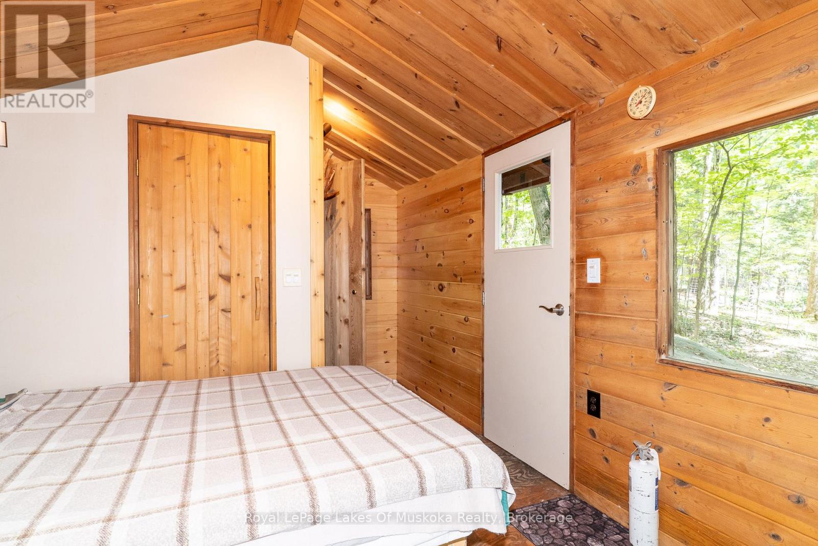 1056 Golden Beach Road, Bracebridge, Ontario  P1L 1W8 - Photo 28 - X12376370