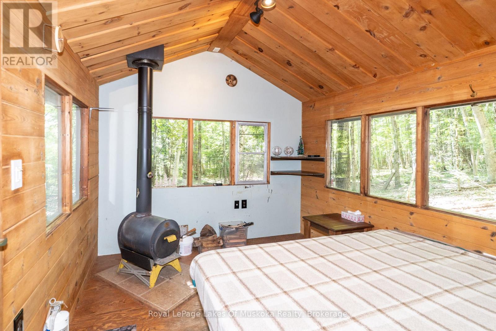 1056 Golden Beach Road, Bracebridge, Ontario  P1L 1W8 - Photo 29 - X12376370