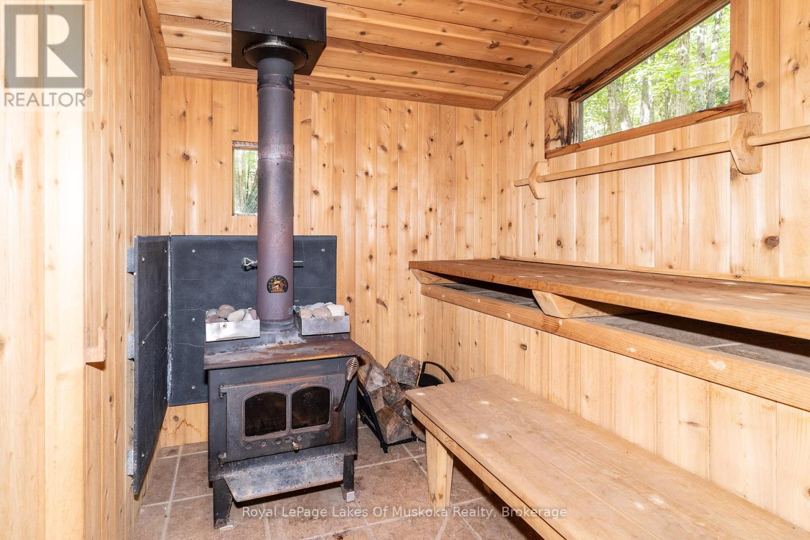 1056 Golden Beach Road, Bracebridge, Ontario  P1L 1W8 - Photo 30 - X12376370