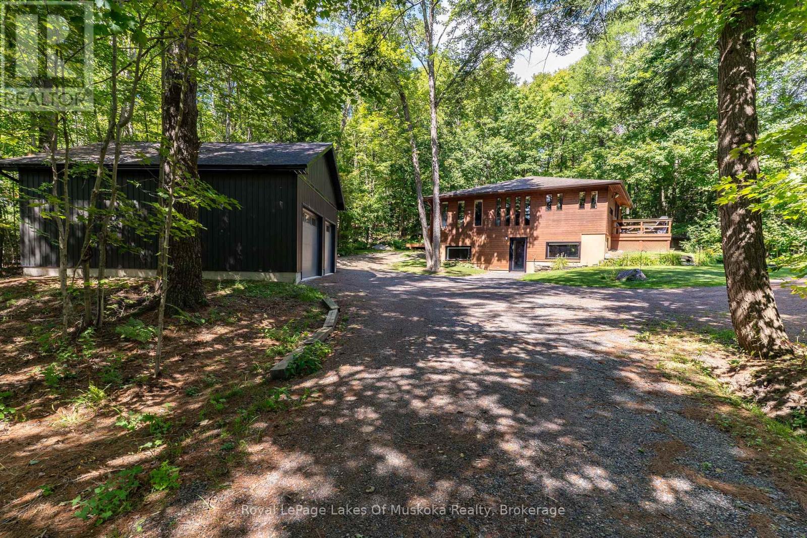 1056 Golden Beach Road, Bracebridge, Ontario  P1L 1W8 - Photo 32 - X12376370