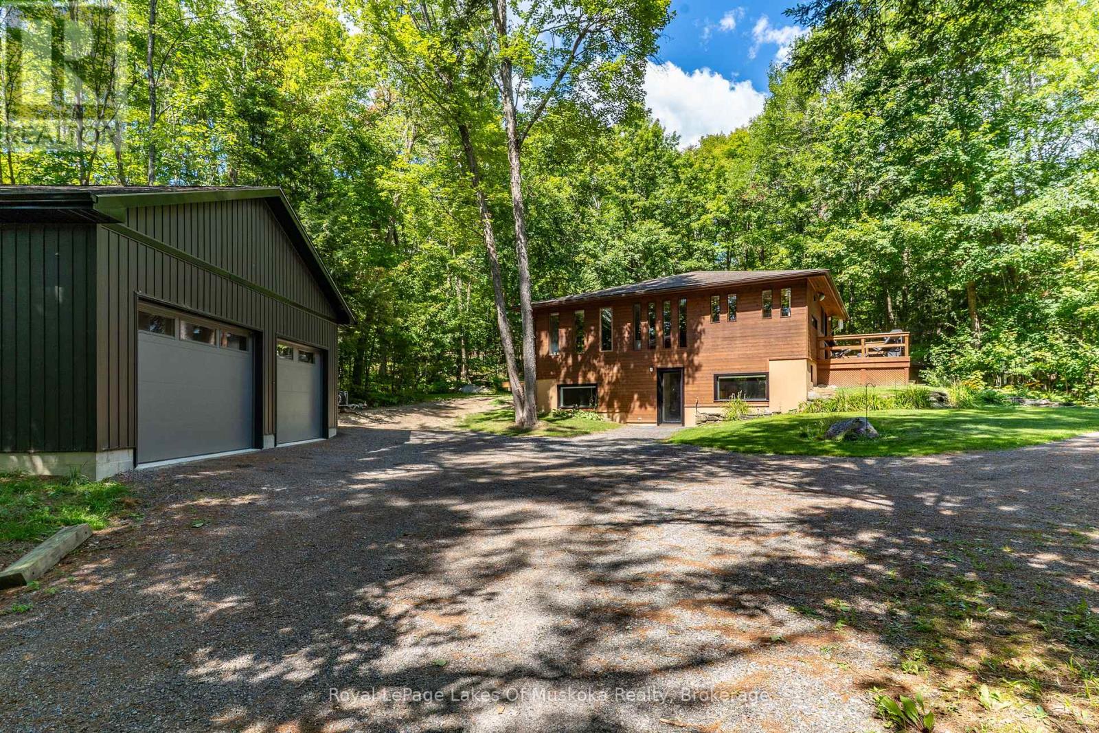 1056 Golden Beach Road, Bracebridge, Ontario  P1L 1W8 - Photo 33 - X12376370