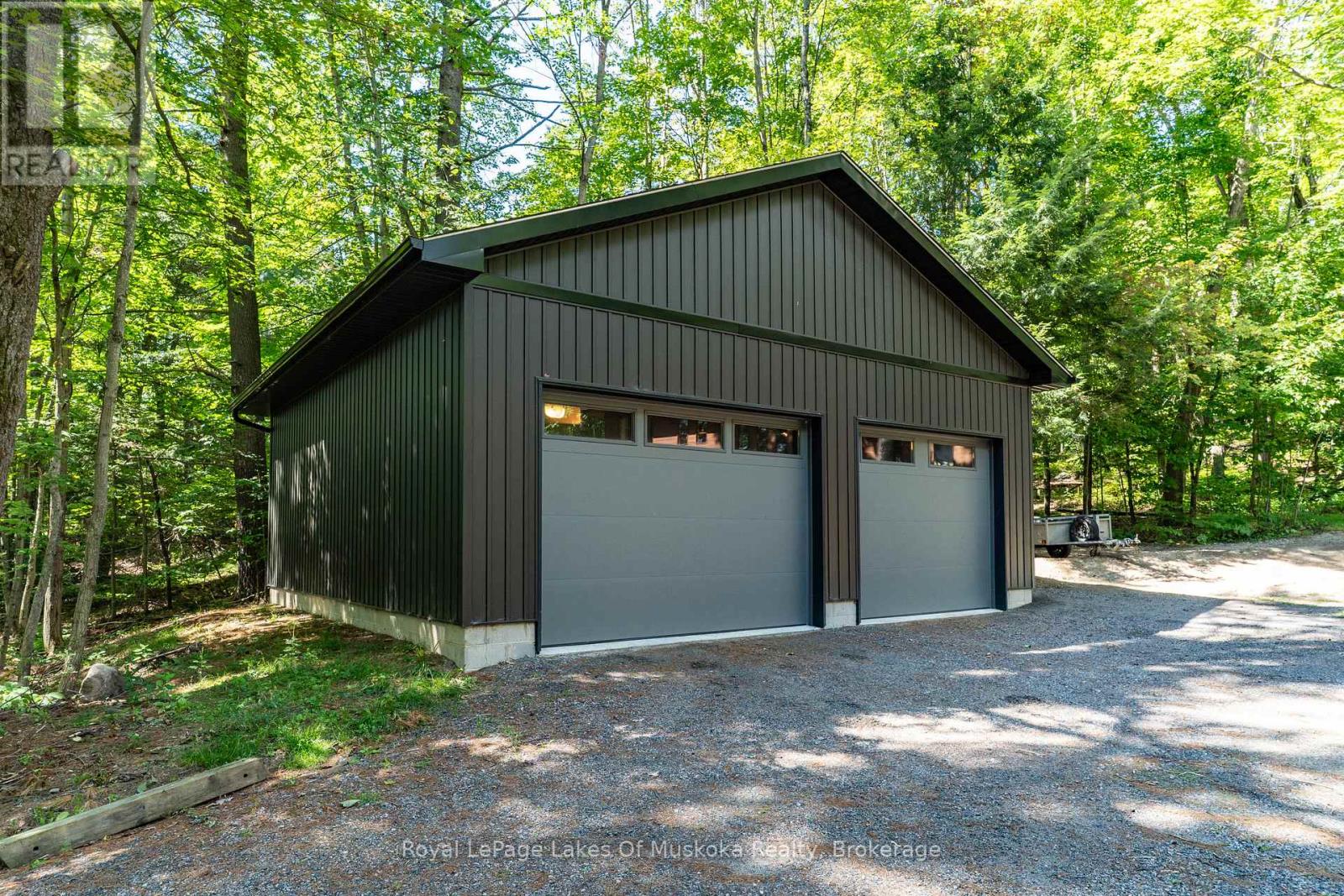 1056 Golden Beach Road, Bracebridge, Ontario  P1L 1W8 - Photo 34 - X12376370