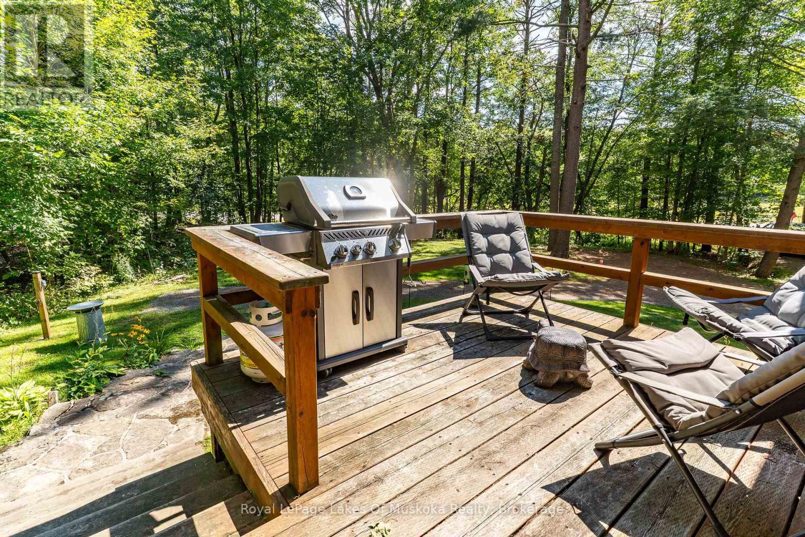1056 Golden Beach Road, Bracebridge, Ontario  P1L 1W8 - Photo 36 - X12376370