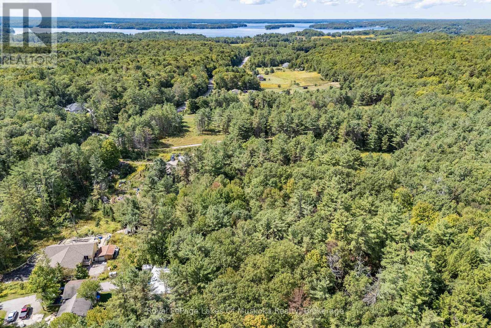 1056 Golden Beach Road, Bracebridge, Ontario  P1L 1W8 - Photo 42 - X12376370