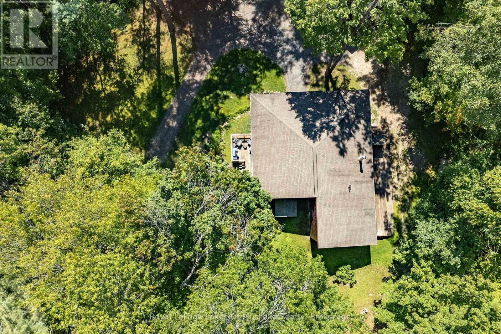 1056 Golden Beach Road, Bracebridge, Ontario  P1L 1W8 - Photo 45 - X12376370