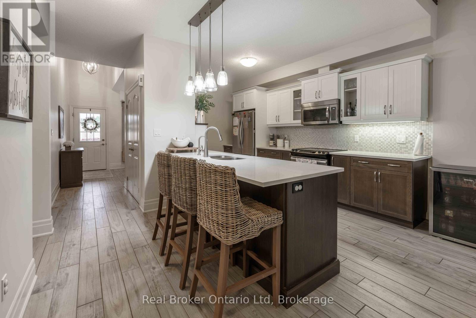 315 Telford Trail, Georgian Bluffs, Ontario  N0H 1S0 - Photo 6 - X12376371