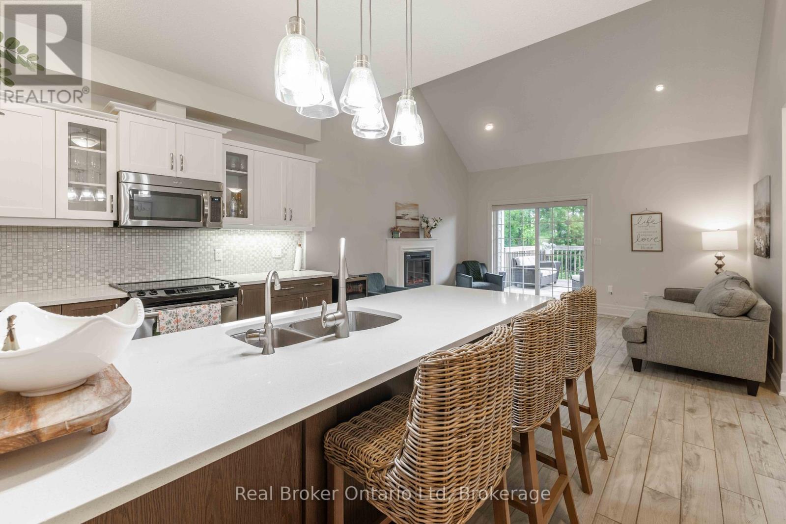 315 Telford Trail, Georgian Bluffs, Ontario  N0H 1S0 - Photo 7 - X12376371