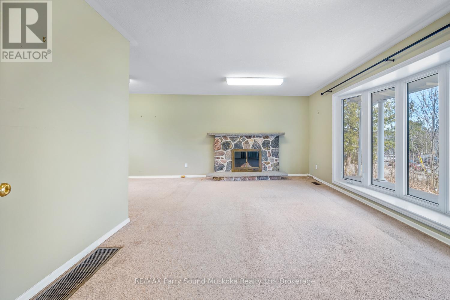 2 William Street, Parry Sound, Ontario  P2A 1V1 - Photo 3 - X12376377
