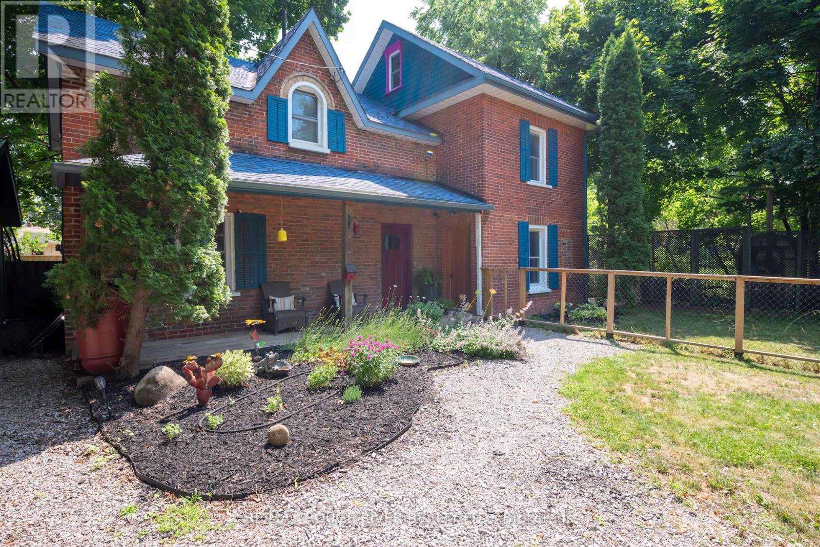 469 Hopkins Avenue, Peterborough (Town Ward 3), Ontario  K9H 2R9 - Photo 3 - X12376396