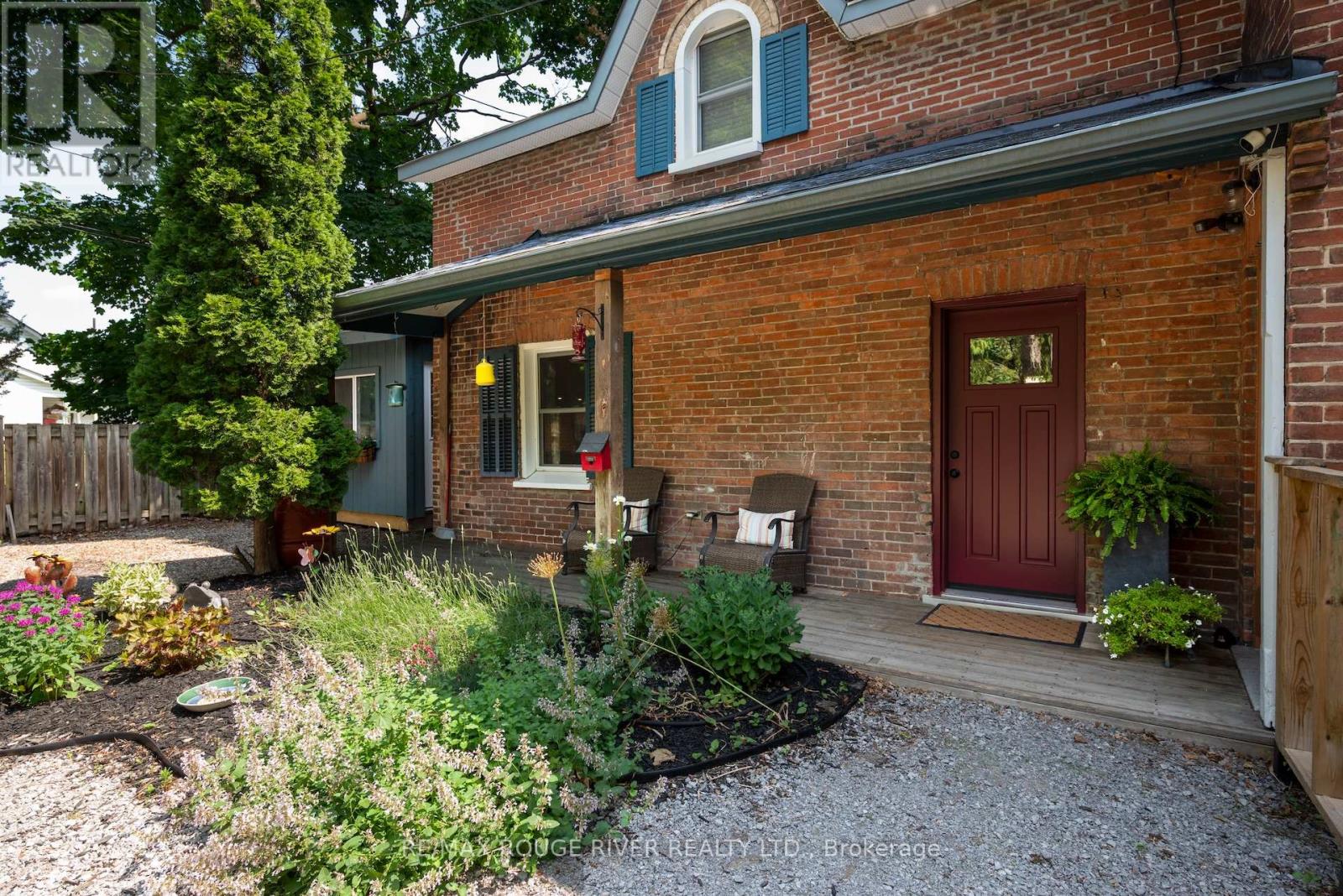 469 Hopkins Avenue, Peterborough (Town Ward 3), Ontario  K9H 2R9 - Photo 4 - X12376396