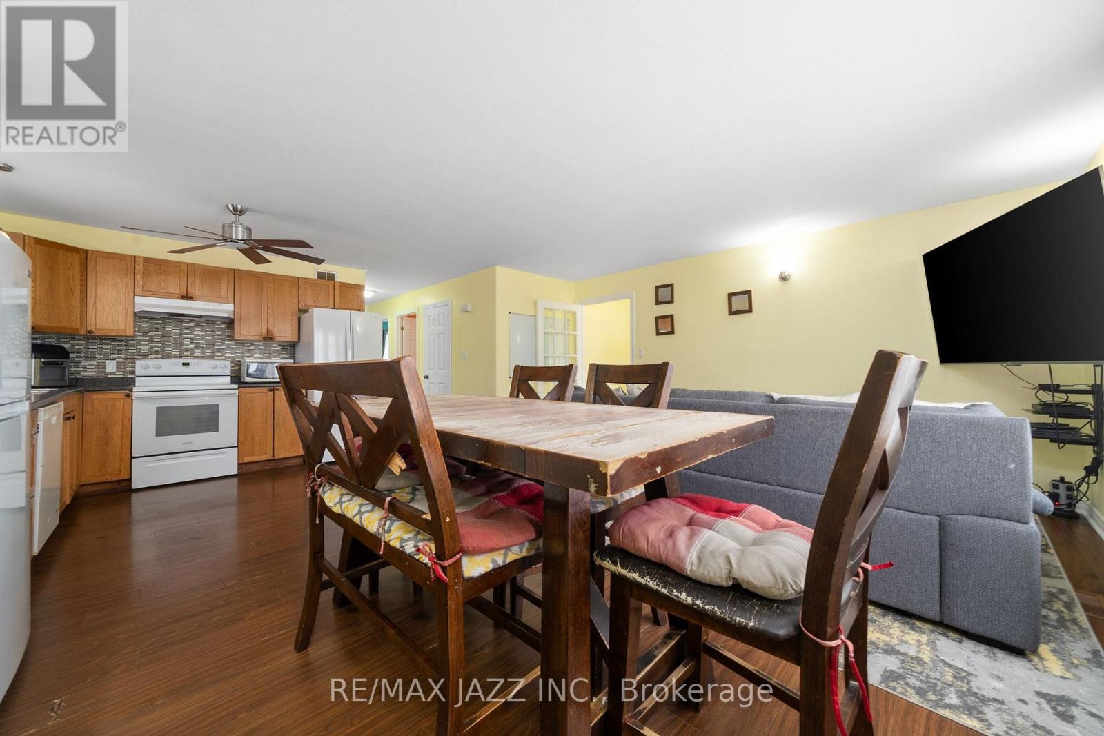 25 Emily Street, Belleville, Ontario  K8N 2P4 - Photo 10 - X12376437