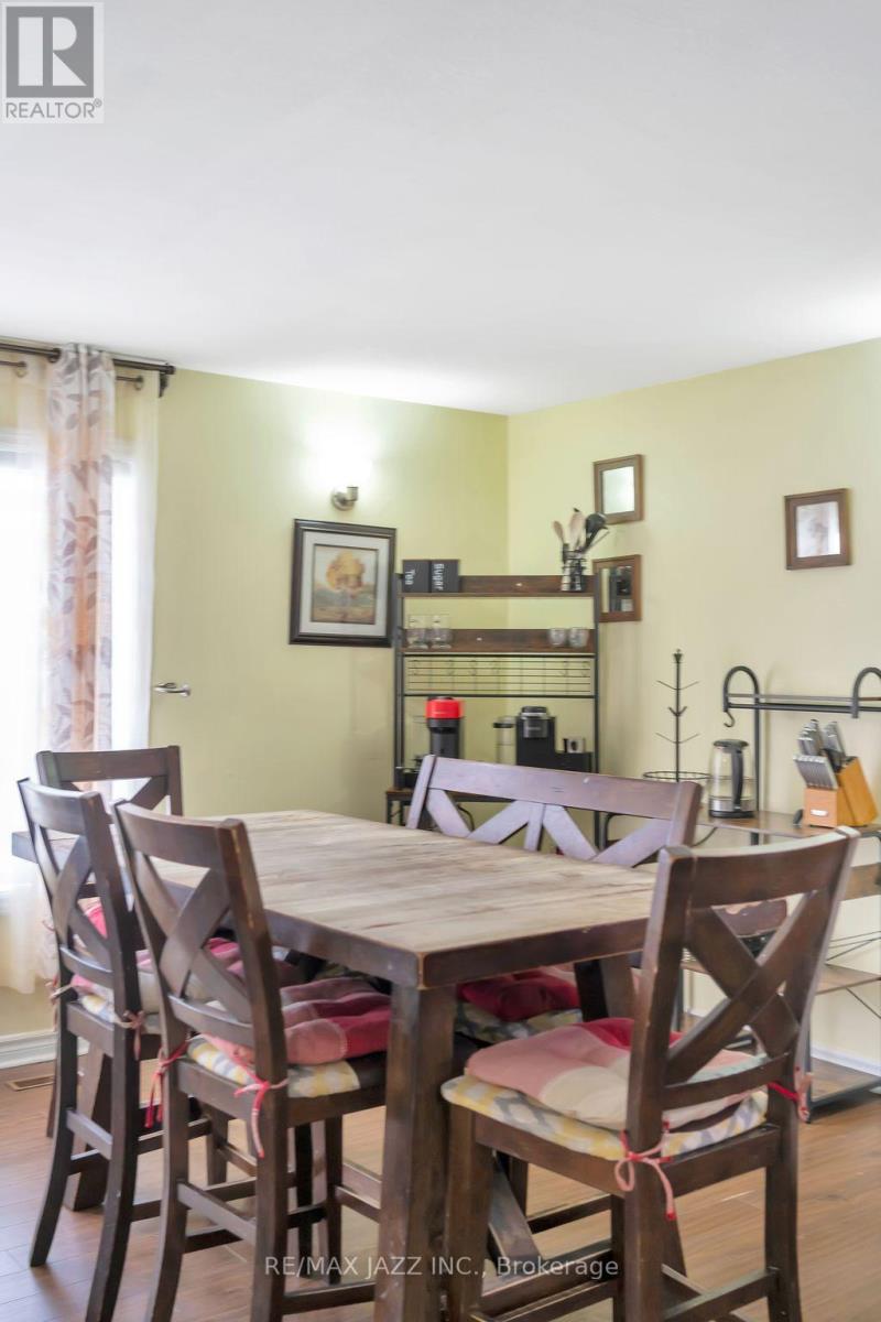 25 Emily Street, Belleville, Ontario  K8N 2P4 - Photo 11 - X12376437