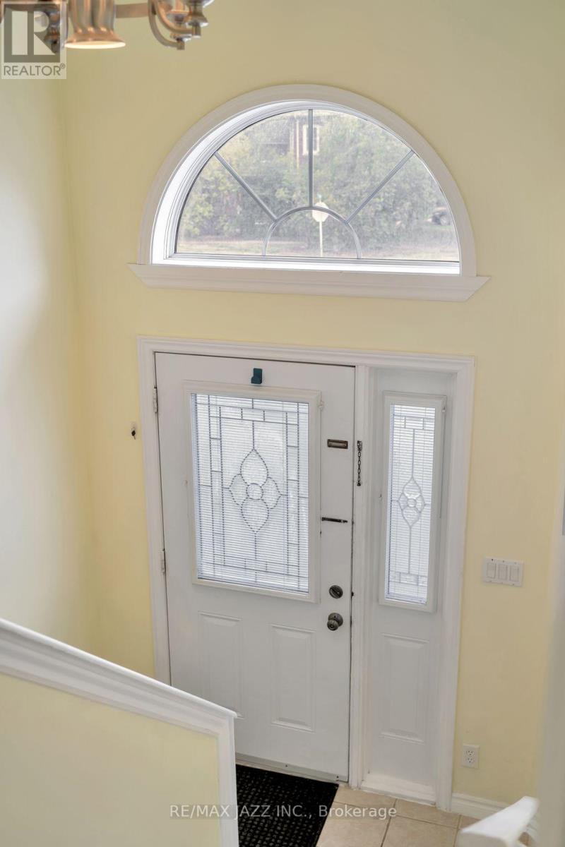 25 Emily Street, Belleville, Ontario  K8N 2P4 - Photo 4 - X12376437