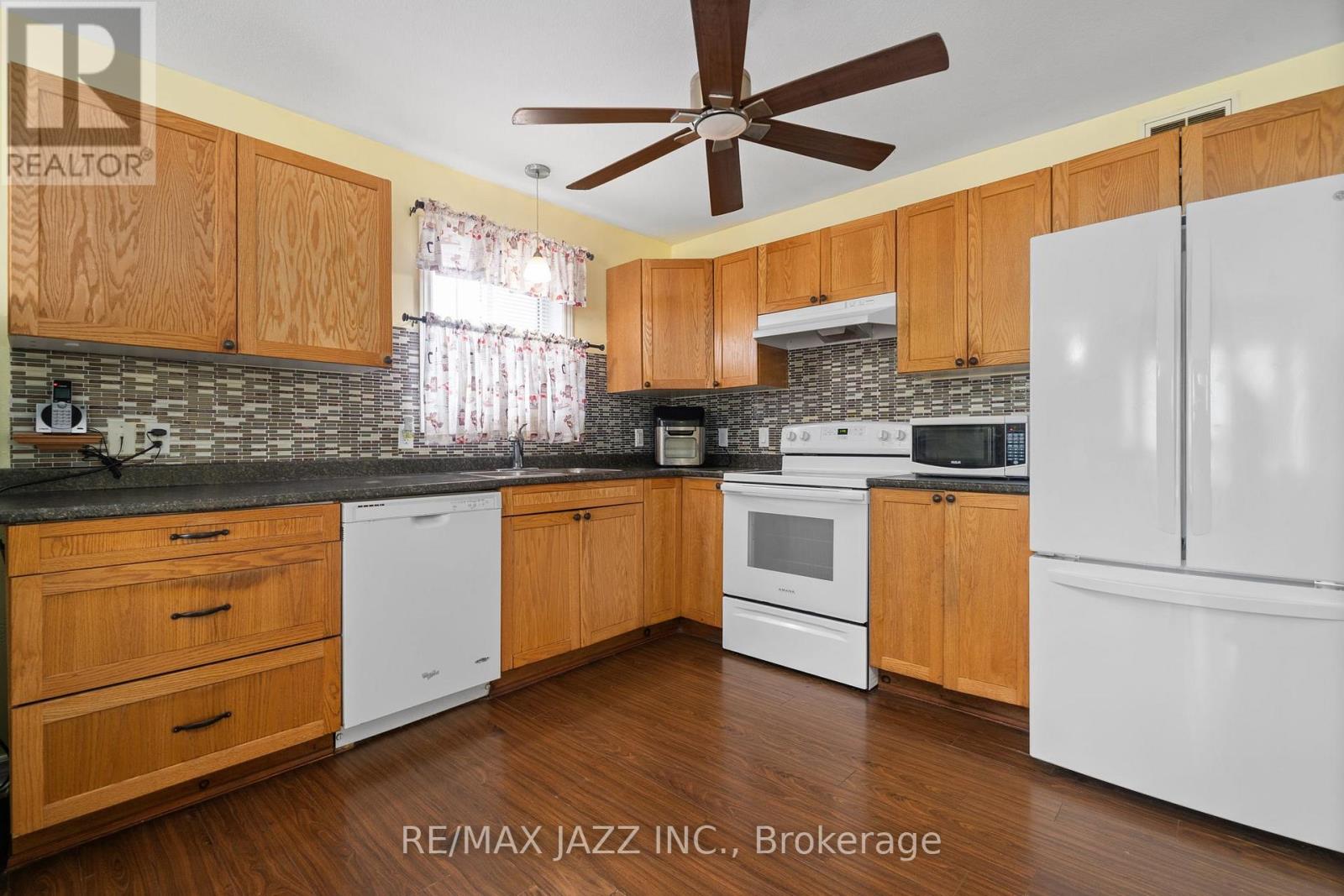 25 Emily Street, Belleville, Ontario  K8N 2P4 - Photo 9 - X12376437