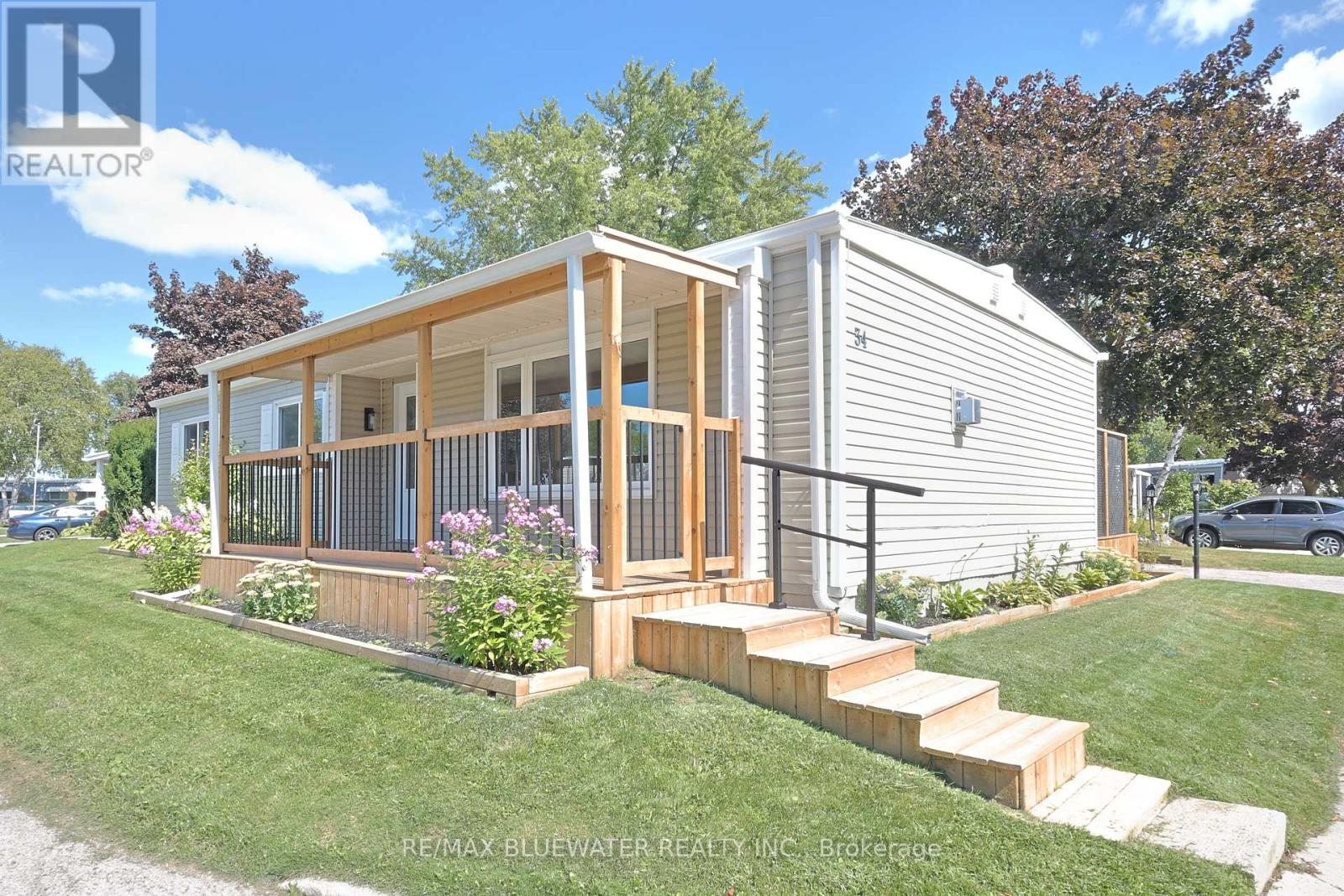 34 Pebble Beach Parkway, South Huron (Stephen), Ontario  N0M 1T0 - Photo 1 - X12376409