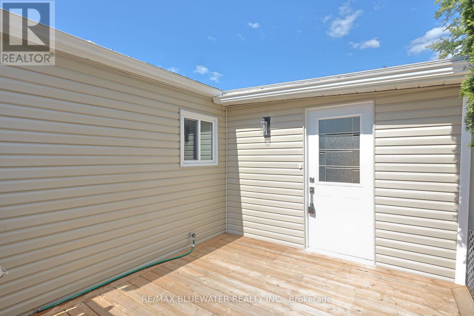 34 Pebble Beach Parkway, South Huron (Stephen), Ontario  N0M 1T0 - Photo 11 - X12376409