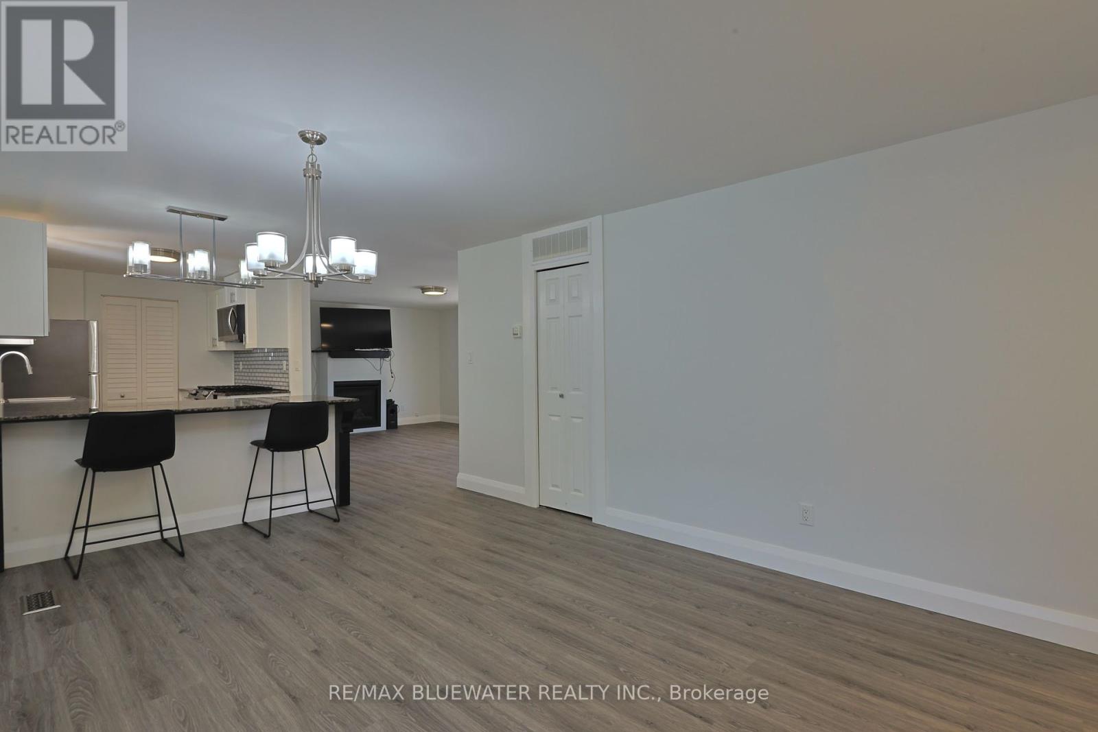 34 Pebble Beach Parkway, South Huron (Stephen), Ontario  N0M 1T0 - Photo 16 - X12376409