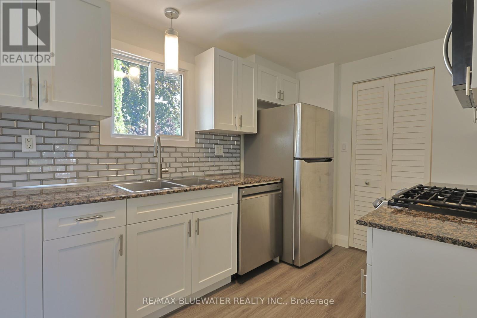 34 Pebble Beach Parkway, South Huron (Stephen), Ontario  N0M 1T0 - Photo 20 - X12376409