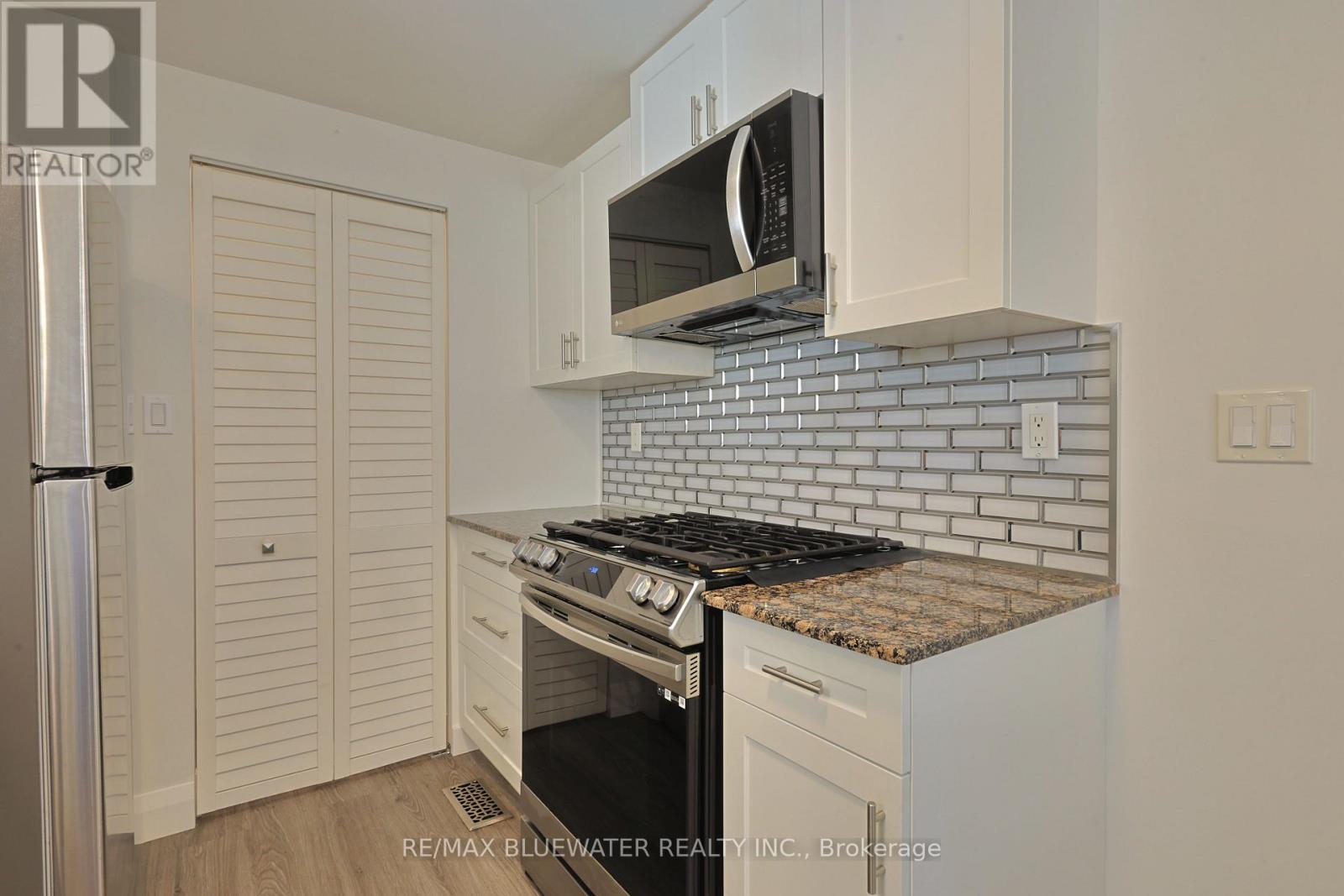 34 Pebble Beach Parkway, South Huron (Stephen), Ontario  N0M 1T0 - Photo 22 - X12376409