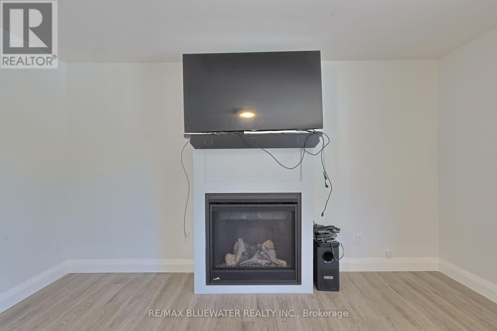 34 Pebble Beach Parkway, South Huron (Stephen), Ontario  N0M 1T0 - Photo 24 - X12376409