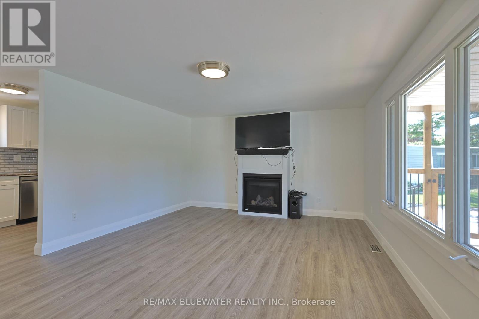 34 Pebble Beach Parkway, South Huron (Stephen), Ontario  N0M 1T0 - Photo 25 - X12376409