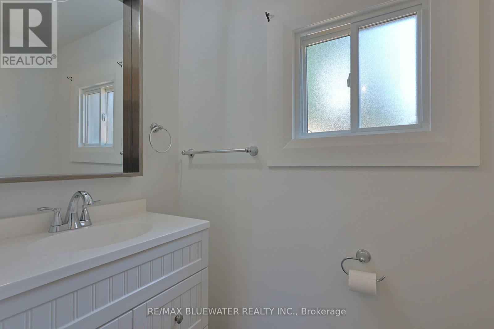 34 Pebble Beach Parkway, South Huron (Stephen), Ontario  N0M 1T0 - Photo 29 - X12376409