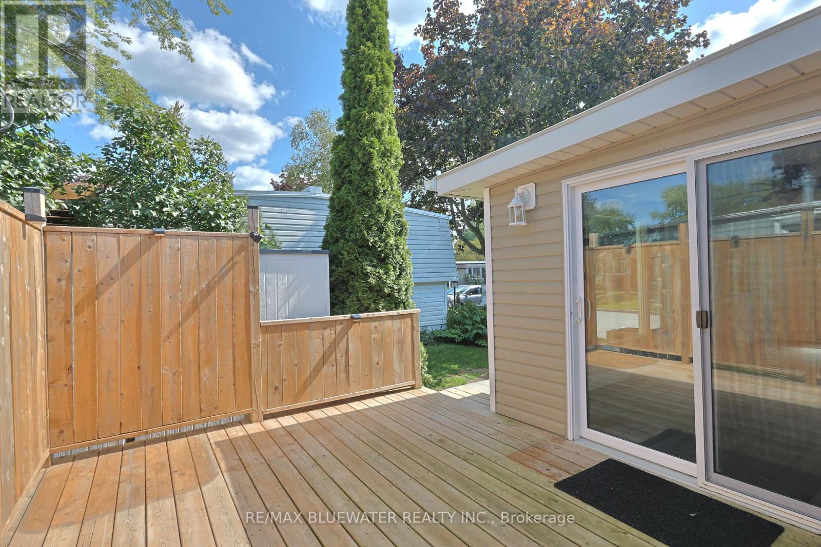 34 Pebble Beach Parkway, South Huron (Stephen), Ontario  N0M 1T0 - Photo 35 - X12376409