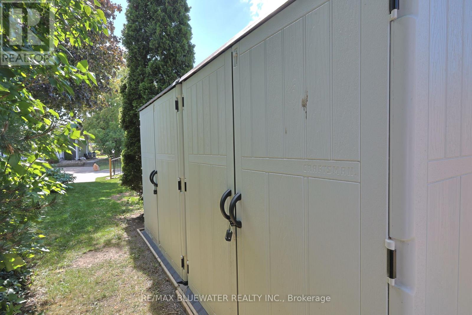 34 Pebble Beach Parkway, South Huron (Stephen), Ontario  N0M 1T0 - Photo 37 - X12376409