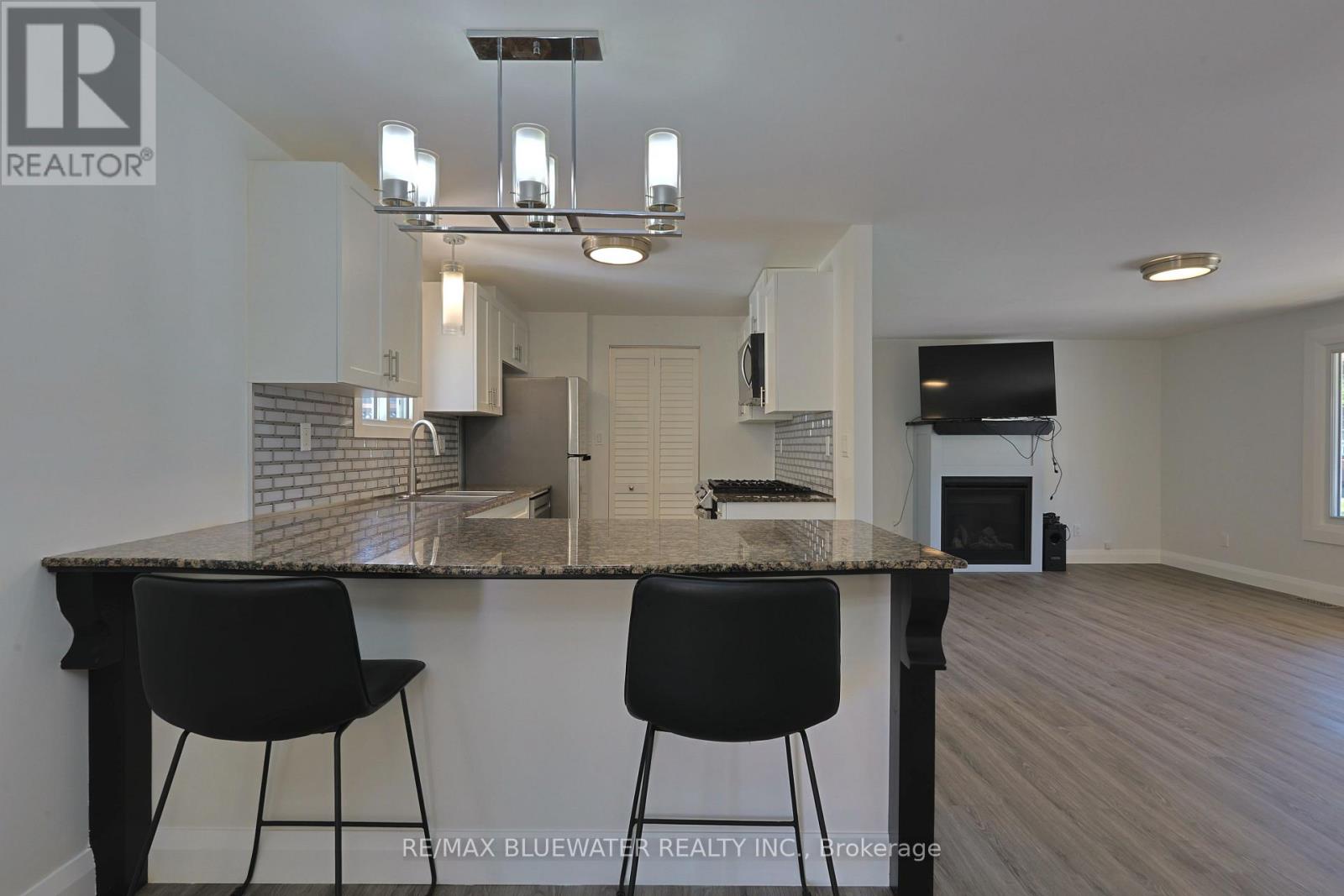 34 Pebble Beach Parkway, South Huron (Stephen), Ontario  N0M 1T0 - Photo 5 - X12376409