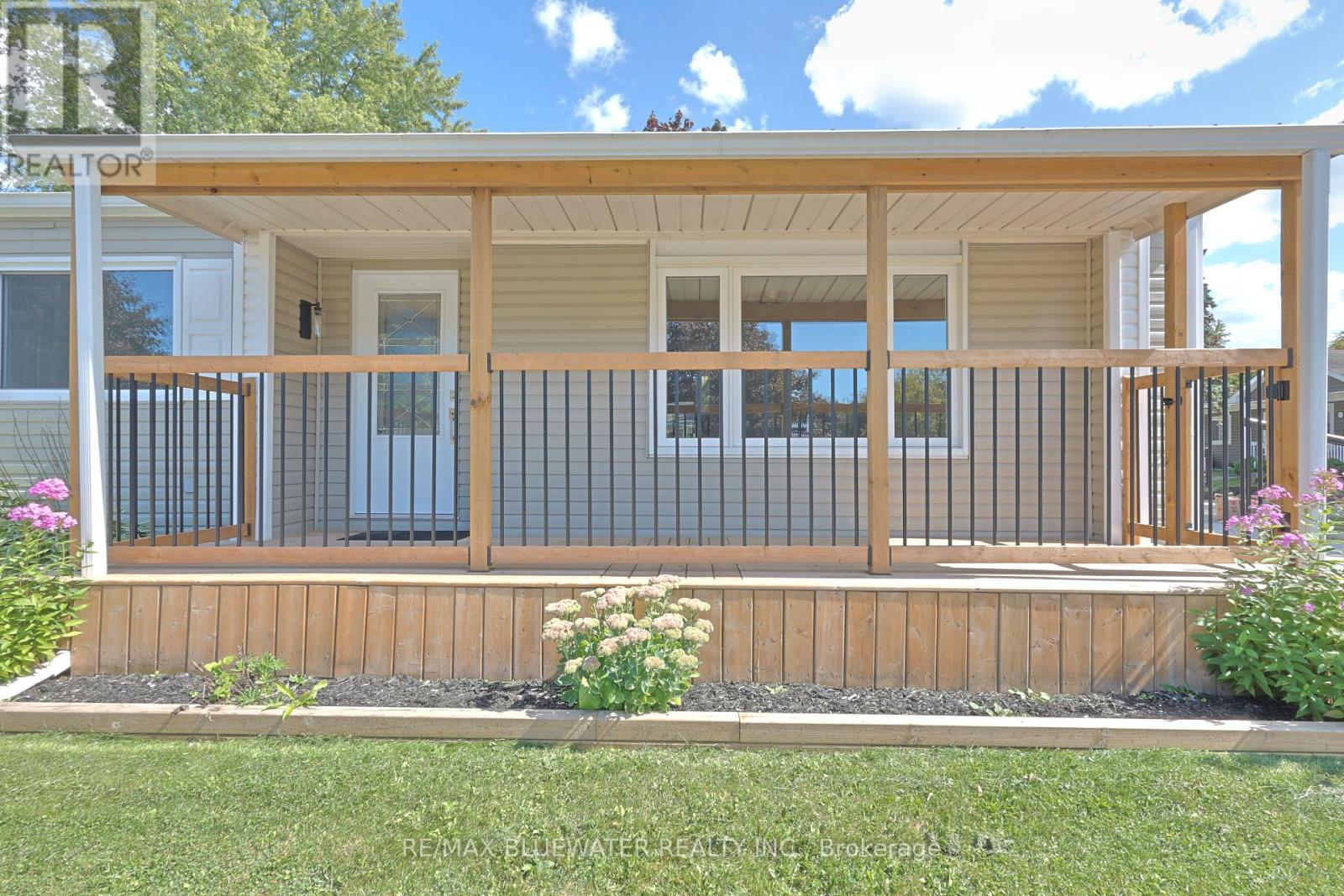 34 Pebble Beach Parkway, South Huron (Stephen), Ontario  N0M 1T0 - Photo 7 - X12376409