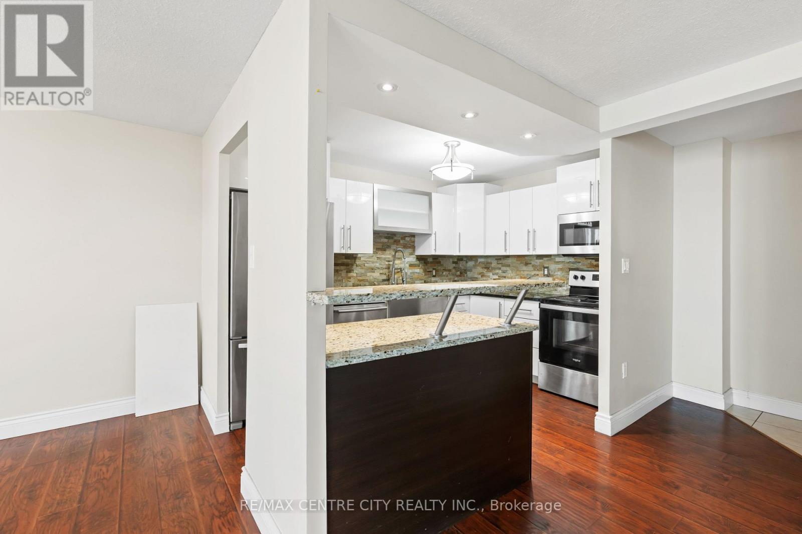 1603 - 363 Colborne Street, London East, Ontario  N6B 3N3 - Photo 9 - X12376432