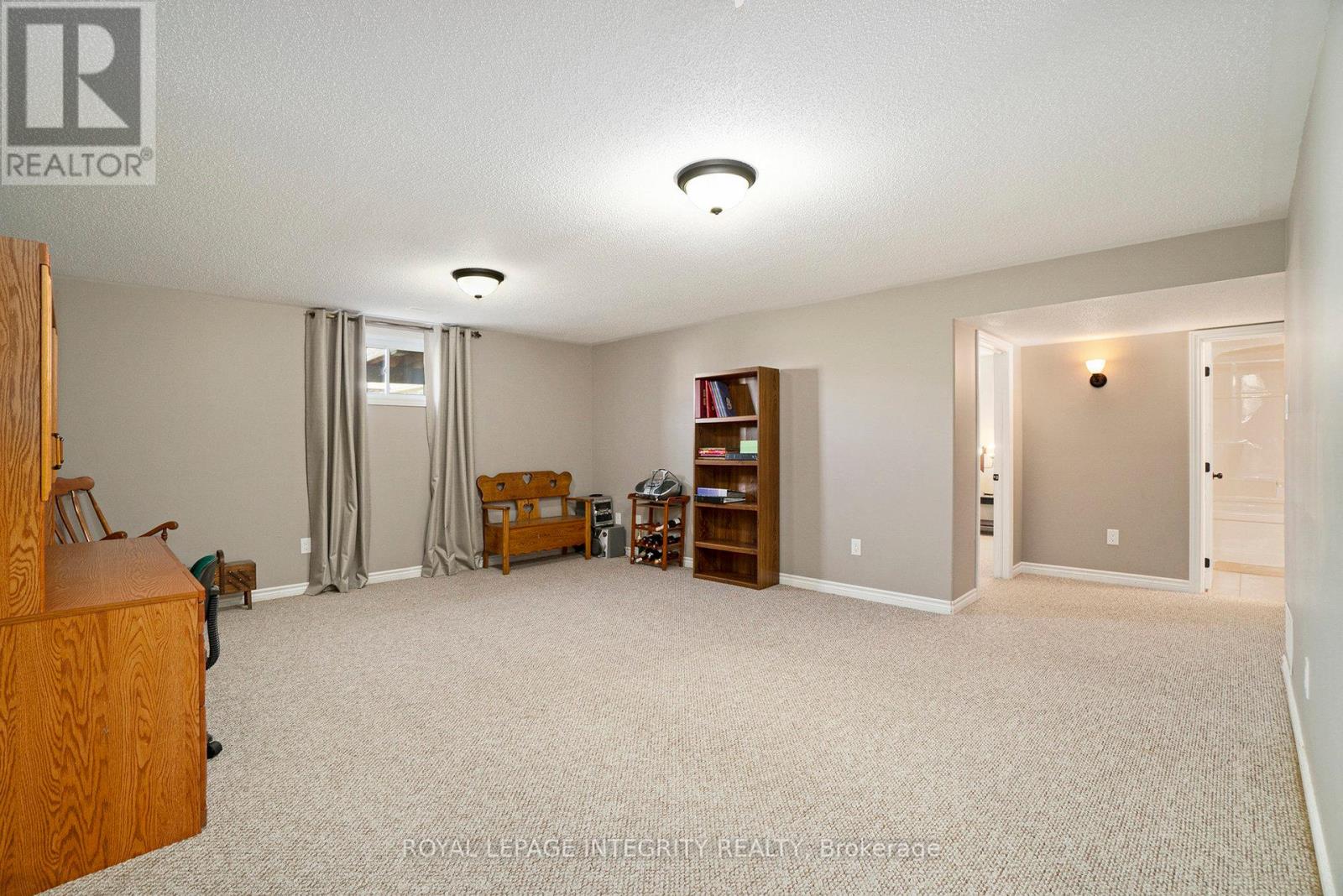 44 Lee Avenue, Smiths Falls, Ontario  K7A 0A2 - Photo 21 - X12376378
