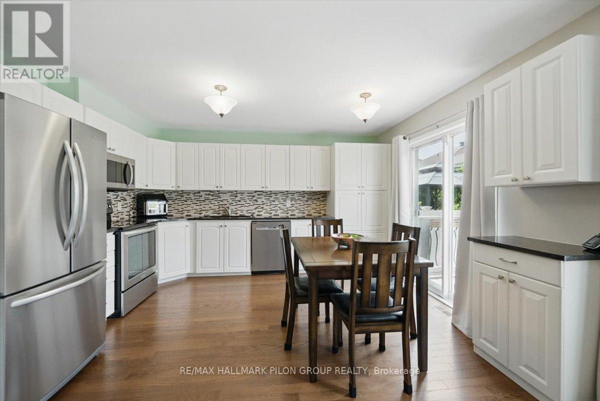 2112 Esprit Drive, Ottawa, Ontario  K4A 4G3 - Photo 10 - X12376436