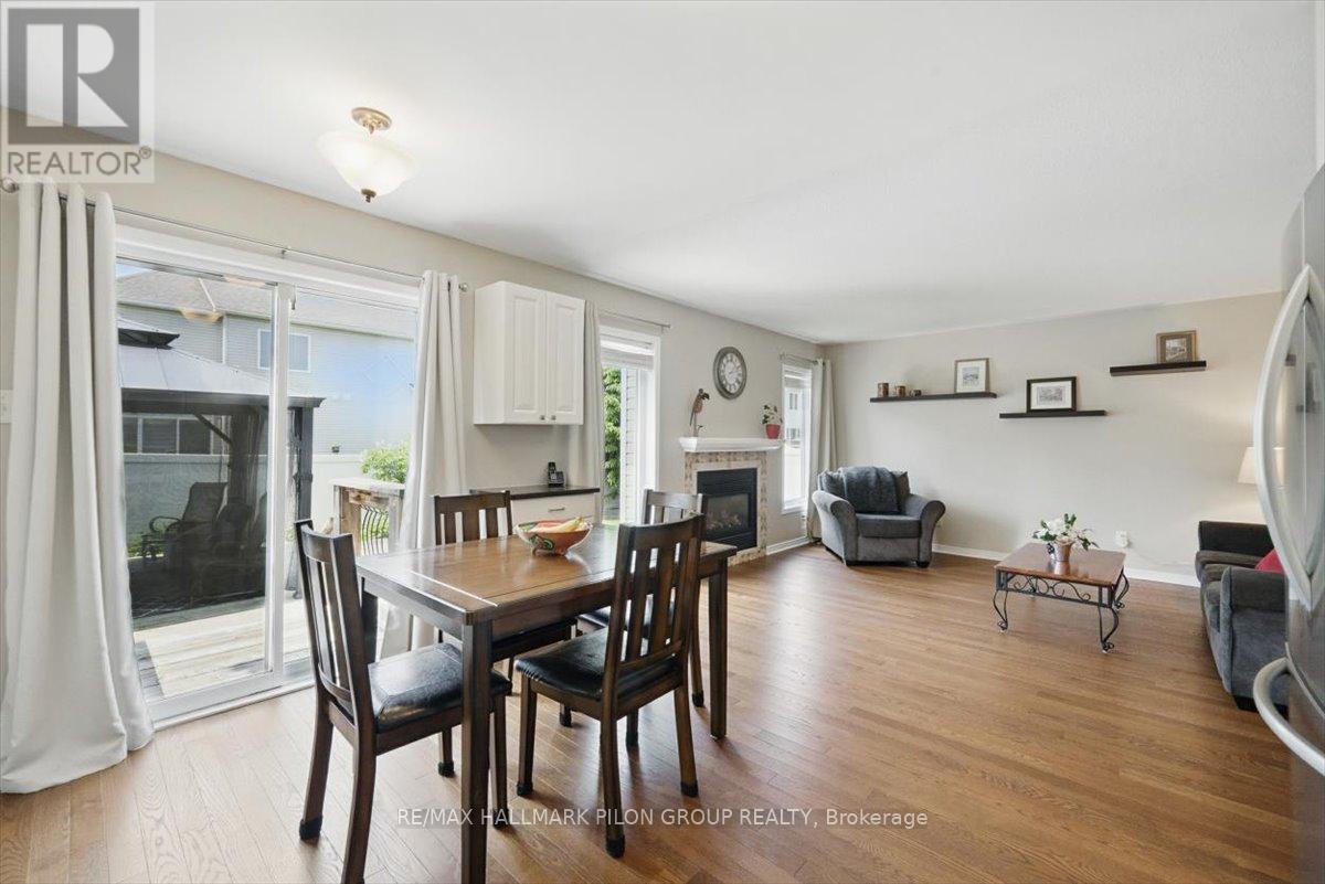 2112 Esprit Drive, Ottawa, Ontario  K4A 4G3 - Photo 13 - X12376436