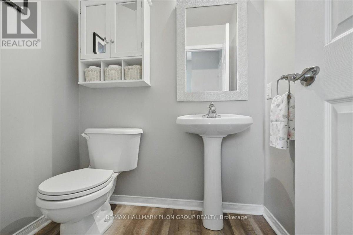 2112 Esprit Drive, Ottawa, Ontario  K4A 4G3 - Photo 14 - X12376436