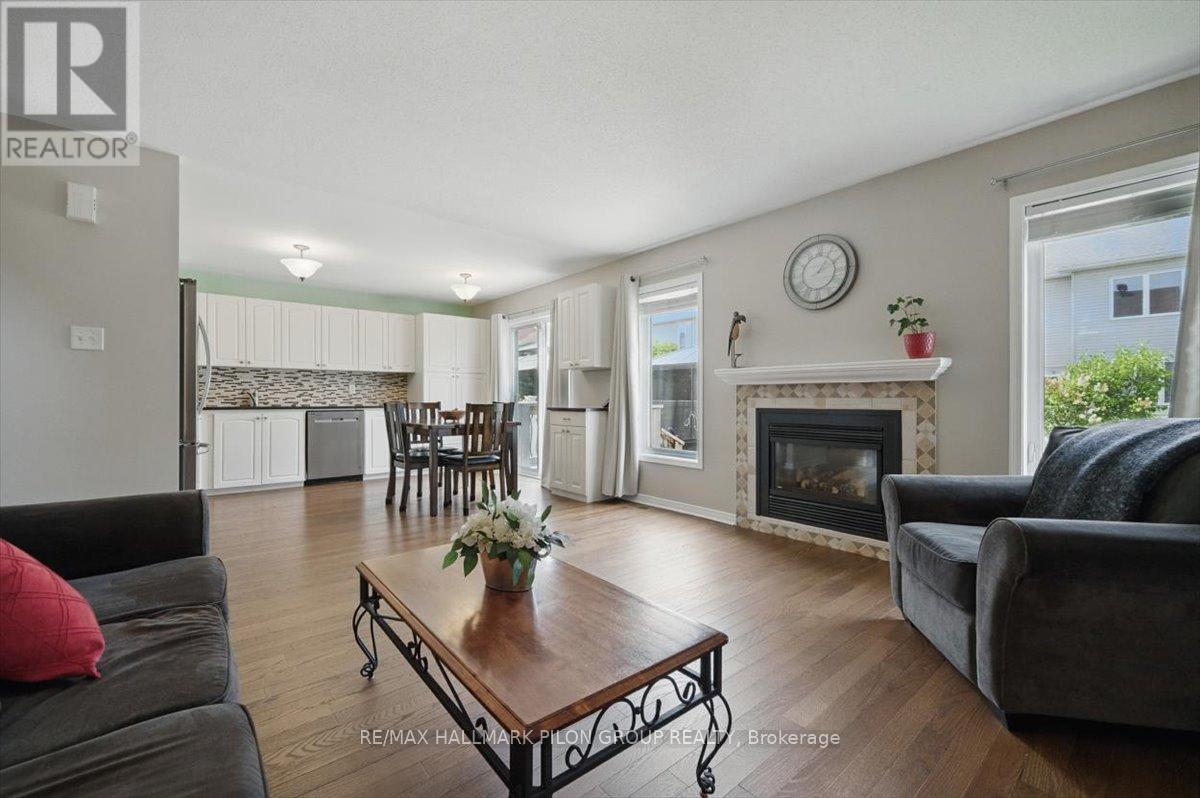 2112 Esprit Drive, Ottawa, Ontario  K4A 4G3 - Photo 8 - X12376436