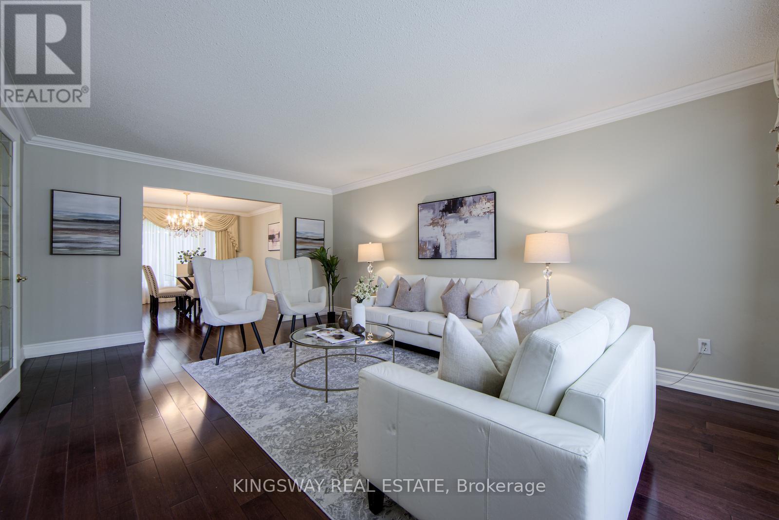 1368 Bunsden Avenue, Mississauga, Ontario  L5H 3T9 - Photo 5 - W12376329
