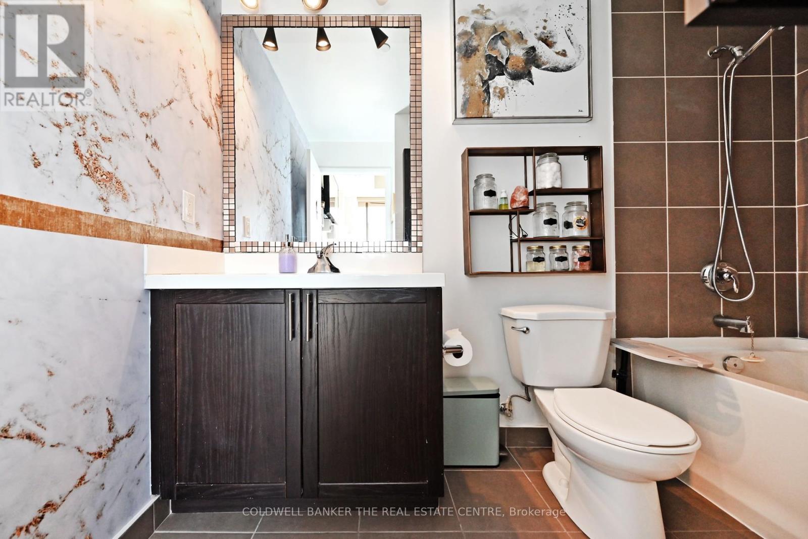 825 - 36 Via Bagnato Avenue, Toronto (Yorkdale-Glen Park), Ontario  M6N 0B7 - Photo 31 - W12376354