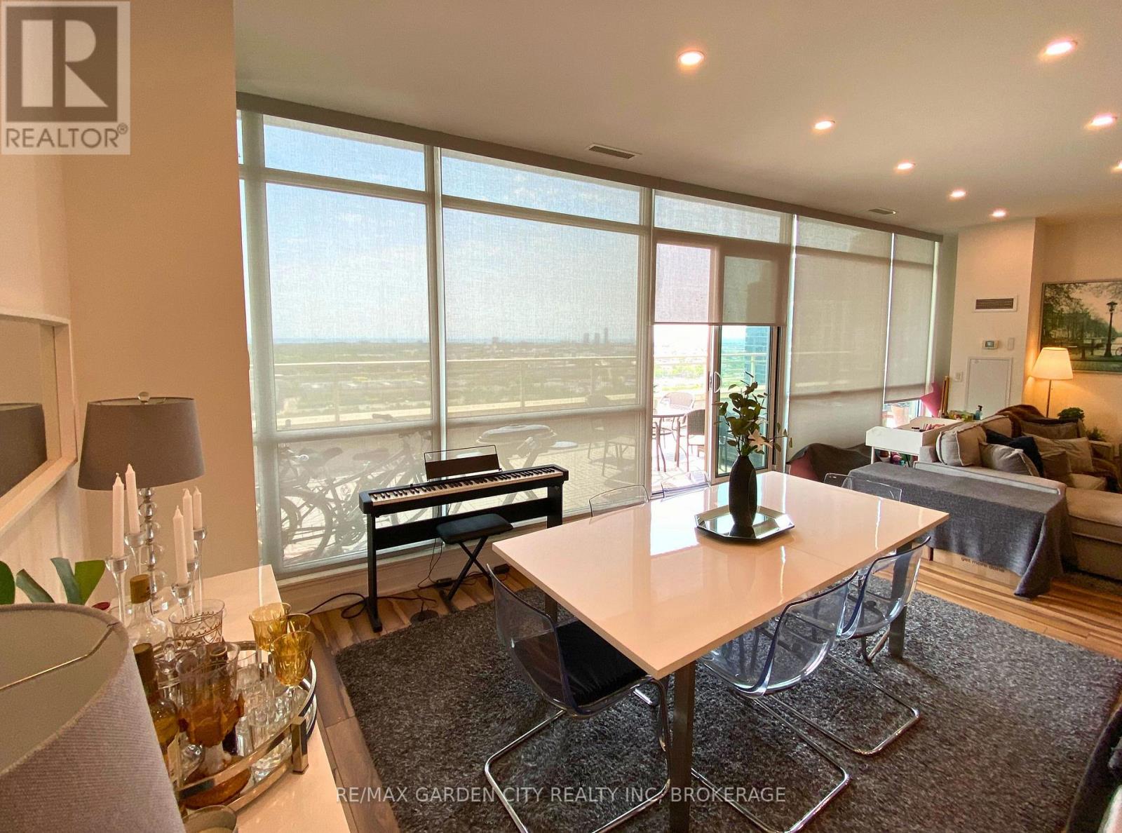 1402 - 5101 Dundas Street W, Toronto, Ontario  M9A 5G8 - Photo 11 - W12376379