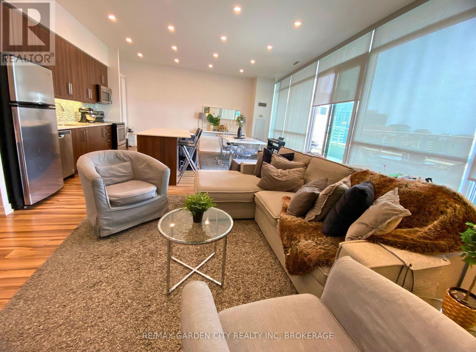1402 - 5101 Dundas Street W, Toronto, Ontario  M9A 5G8 - Photo 4 - W12376379