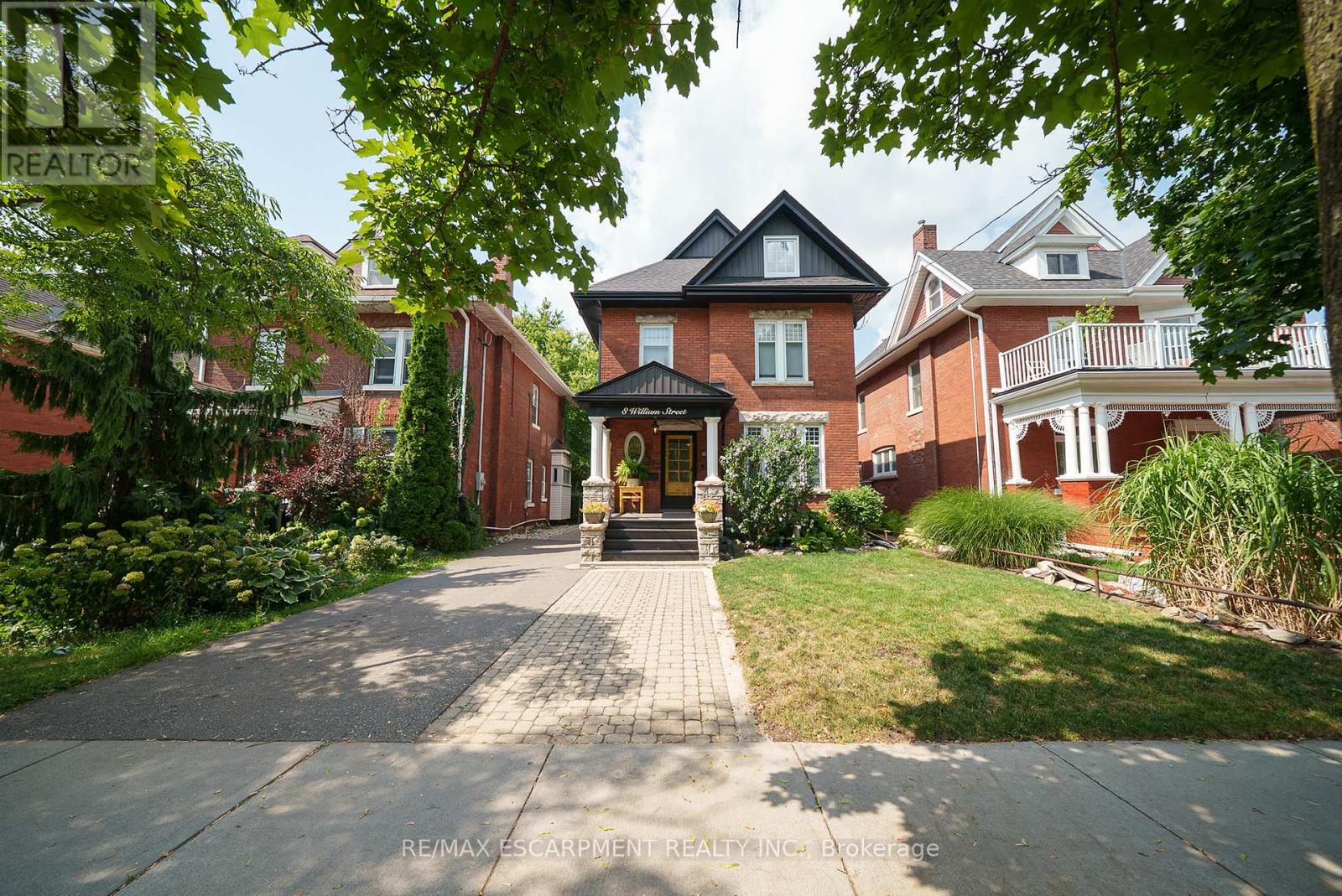 8 William Street, Brantford, Ontario  N3T 3K1 - Photo 2 - X12376330