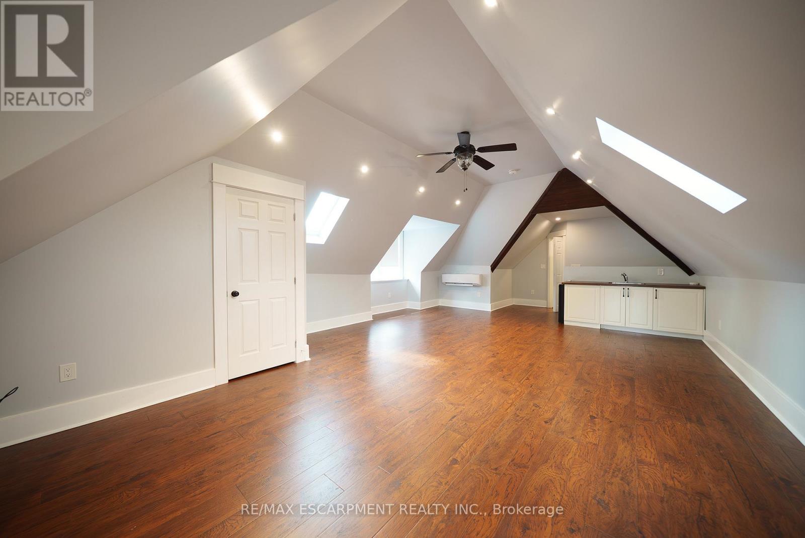 8 William Street, Brantford, Ontario  N3T 3K1 - Photo 36 - X12376330