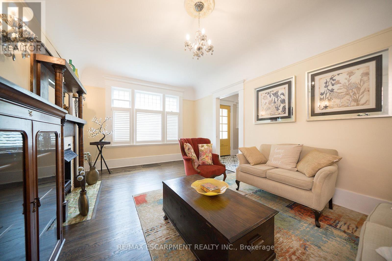 8 William Street, Brantford, Ontario  N3T 3K1 - Photo 8 - X12376330