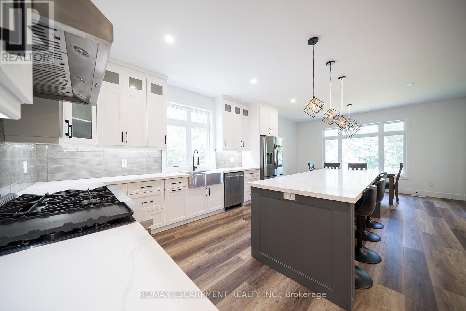 89 Robinson Street, Bayham (Port Burwell), Ontario  N0J 1T0 - Photo 8 - X12376349